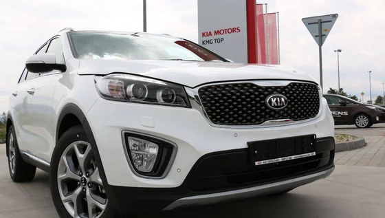 KIA SORENTO - biela perleť KIA SORENTO - biela perleť