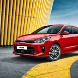 nova KIA Rio z boku nova KIA Rio z boku